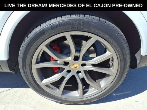 Used 2022 Porsche Cayenne Platinum Edition AWD/4WD image 25