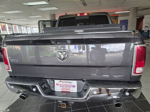 Used 2017 RAM 1500 Laramie w/ Convenience Group AWD/4WD image 8
