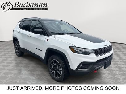 Used 2025 Jeep Compass Trailhawk