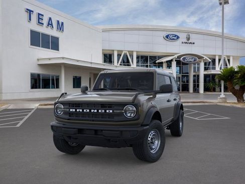 New 2025 Ford Bronco 4-Door image 2