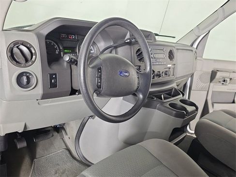 Used 2010 Ford E-350 and Econoline 350 XLT image 10