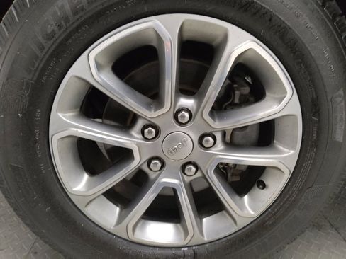 Used 2015 Jeep Grand Cherokee Limited image 31