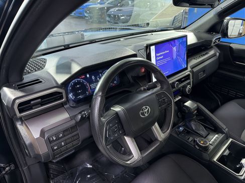 Used 2024 Toyota Tacoma TRD Off-Road AWD/4WD image 17