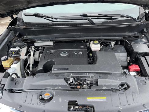 Used 2016 Nissan Pathfinder S image 9