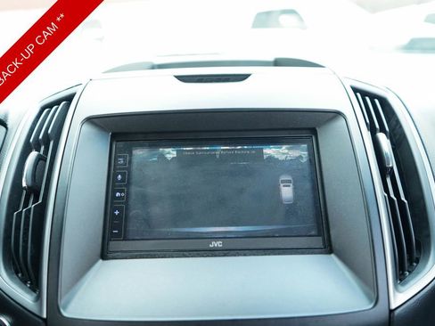 Used 2020 Ford Edge SE image 19