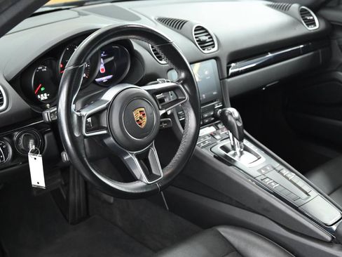 Used 2018 Porsche 718 Cayman RWD image 19