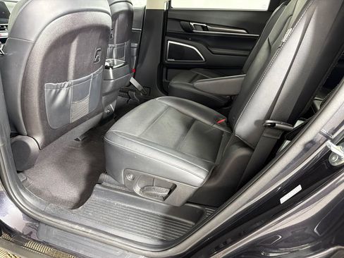 Used 2025 Kia Telluride S FWD image 23