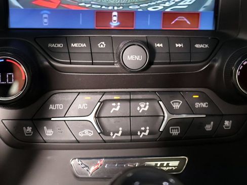 Used 2018 Chevrolet Corvette Stingray Coupe RWD image 41