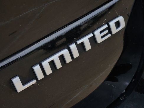 Used 2024 Jeep Grand Cherokee L Limited w/ Luxury Tech Group II AWD/4WD image 16