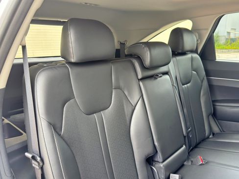 Used 2022 Kia Sorento S w/ Panoramic Sunroof Package AWD/4WD image 36