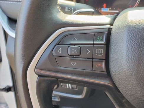 Used 2022 Jeep Grand Cherokee Altitude image 13