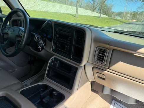 Used 2007 Chevrolet Silverado 2500 LT w/ Heavy-Duty Power Package image 19