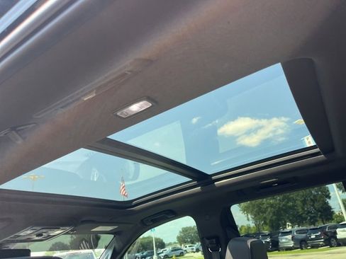 Used 2021 Chevrolet Tahoe Z71 w/ Z71 Signature Package image 36