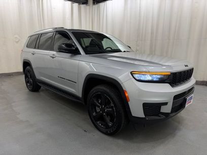 Used 2023 Jeep Grand Cherokee L Laredo