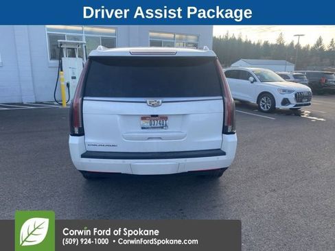 Used 2017 Cadillac Escalade Platinum image 4