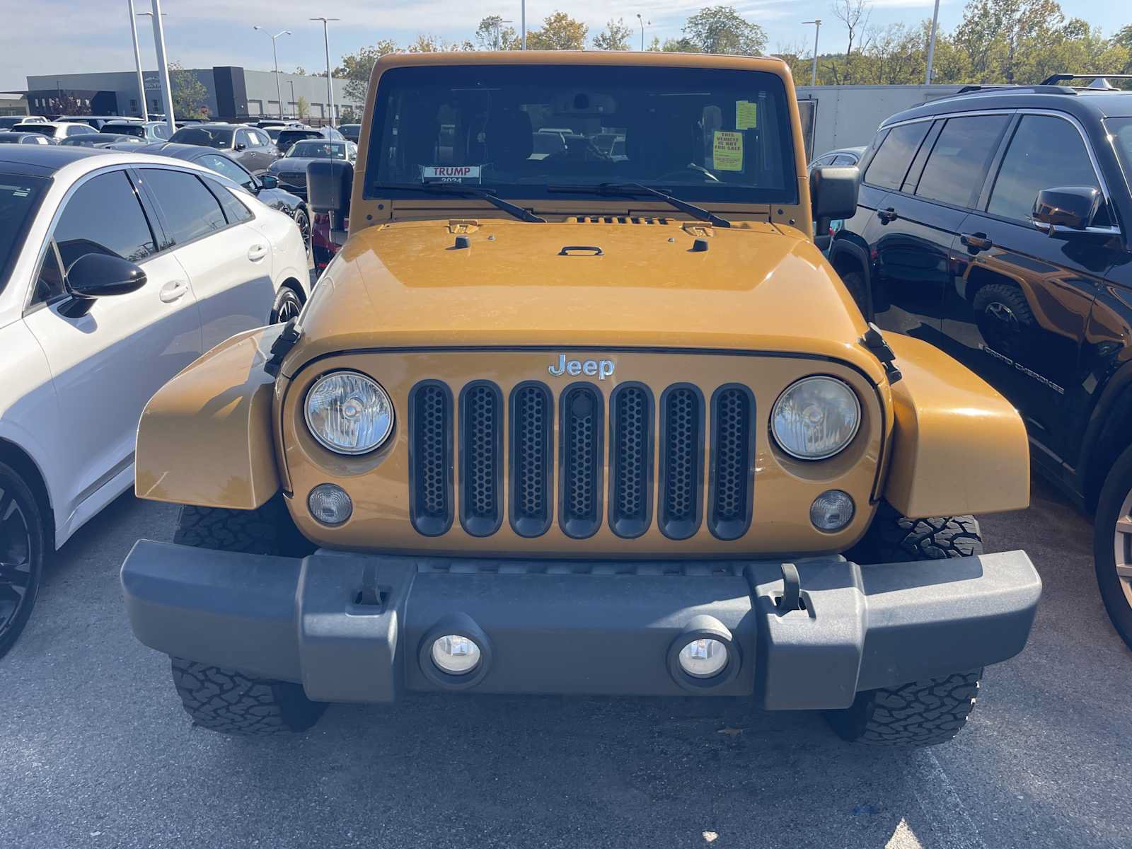 Used 2014 Jeep Wrangler Unlimited Rubicon w/ Connectivity Group AWD/4WD image 2