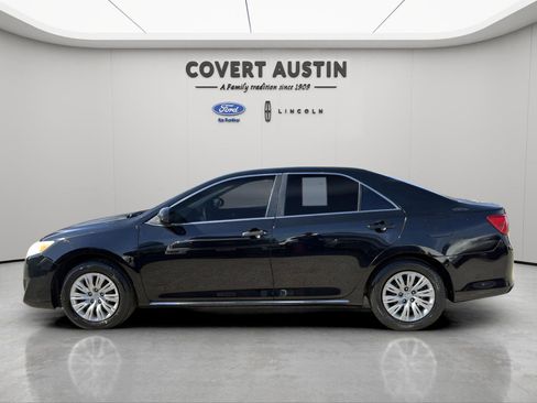 Used 2012 Toyota Camry LE image 2