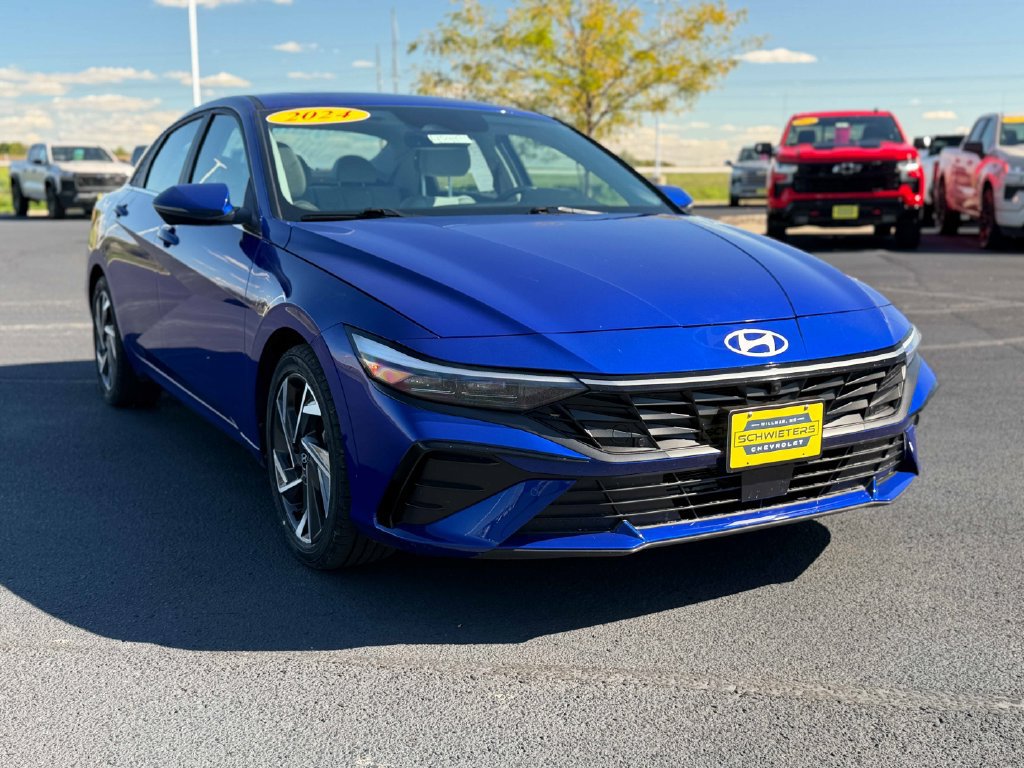 Used 2024 Hyundai Elantra Limited FWD image 5