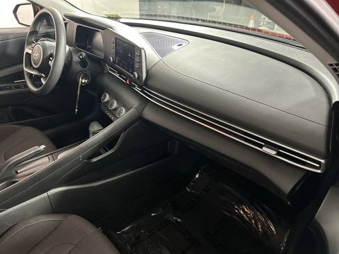 Used 2024 Hyundai Elantra SE image 26