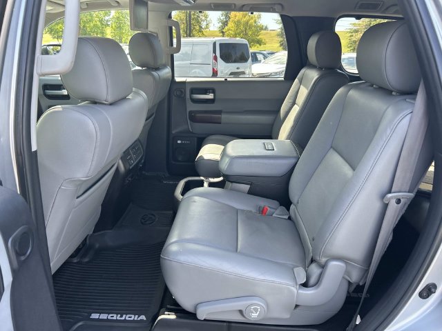 Used 2015 Toyota Sequoia Platinum AWD/4WD image 21