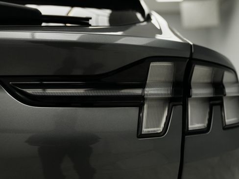 Used 2021 Ford Mustang Mach-E Select w/ Comfort/Appearance Package image 19