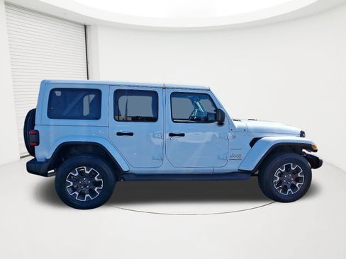 Used 2024 Jeep Wrangler Sahara w/ Technology Group image 4