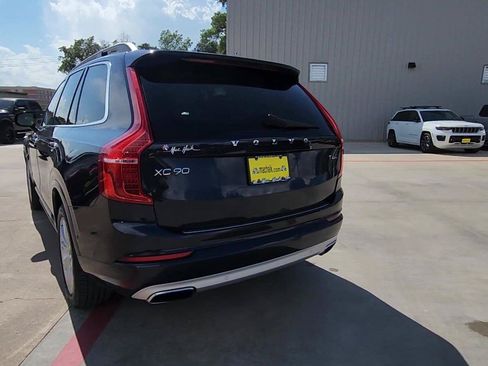 Used 2017 Volvo XC90 T6 Momentum w/ Vision Package AWD/4WD image 7