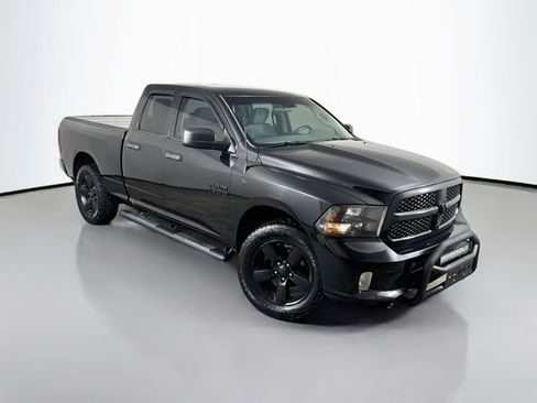 Used 2017 RAM 1500 Express w/ Black Ram 1500 Express Group AWD/4WD image 3