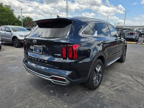 Used 2021 Kia Sorento S FWD image 3