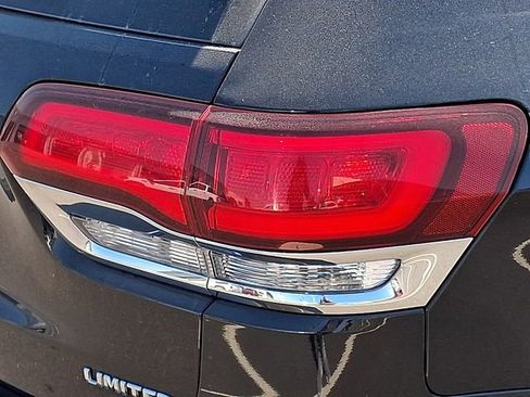 Used 2020 Jeep Grand Cherokee Limited w/ Luxury Group II AWD/4WD image 30