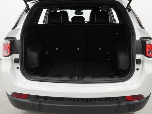 Used 2025 Jeep Compass Latitude image 42