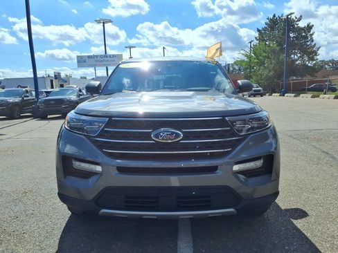 Certified 2024 Ford Explorer XLT w/ Equipment Group 202A AWD/4WD image 3
