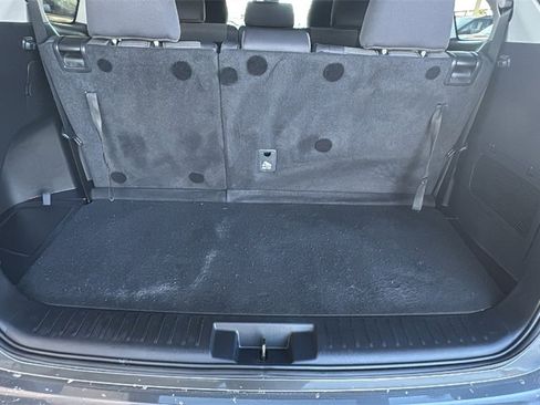 Used 2024 Toyota Highlander LE image 25