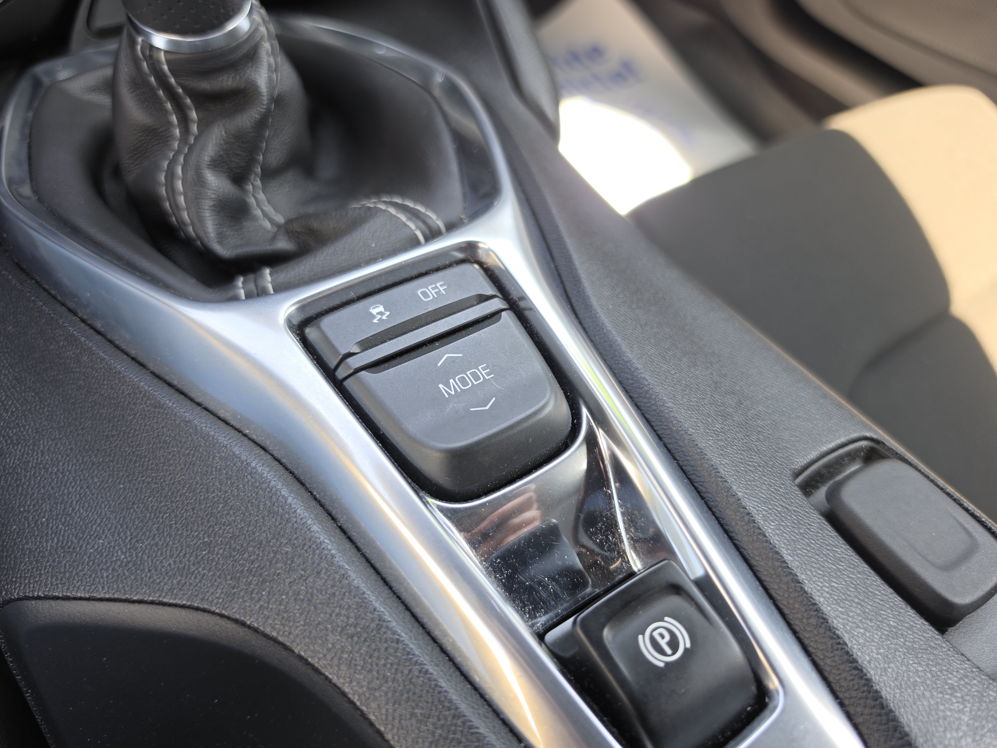 Used 2023 Chevrolet Camaro LT RWD image 25