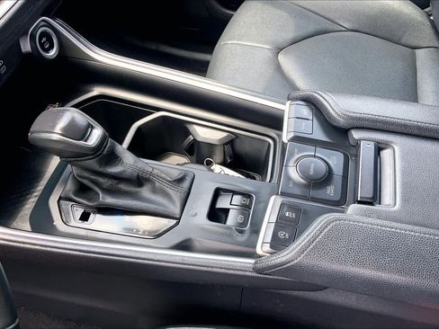 Used 2025 Toyota Grand Highlander AWD image 15