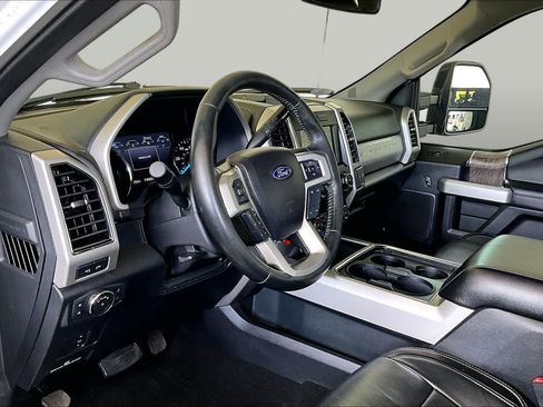Used 2019 Ford F250 Lariat w/ Lariat Value Package AWD/4WD image 17