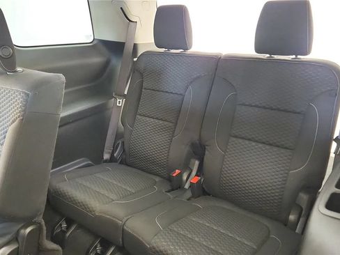 Used 2017 GMC Acadia SLE FWD image 32