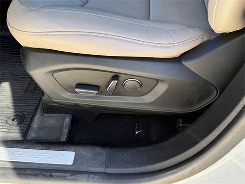 Used 2020 Ford Explorer Limited image 26