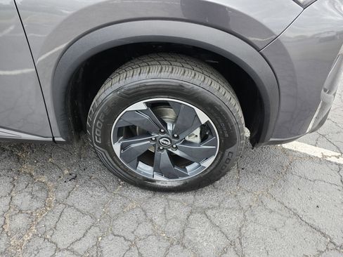 Used 2024 Nissan Rogue SV AWD/4WD image 11