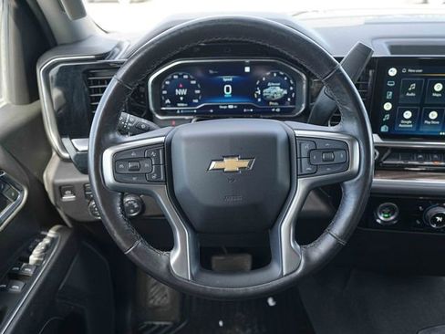 Used 2022 Chevrolet Silverado 1500 LT AWD/4WD image 32