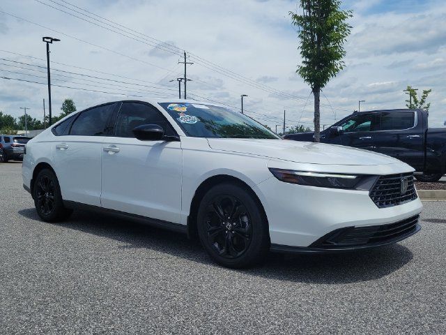 Certified 2025 Honda Accord SE image 3