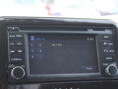 Used 2013 Nissan Titan SL w/ Moonroof Pkg image 36