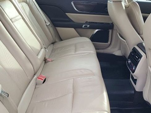 Used 2017 Lincoln Continental Reserve image 13