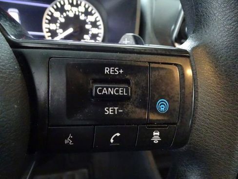 Used 2024 Nissan Rogue SV AWD/4WD image 8
