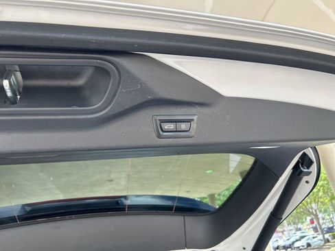 Used 2024 BMW X7 xDrive40i w/ M Sport Package image 51