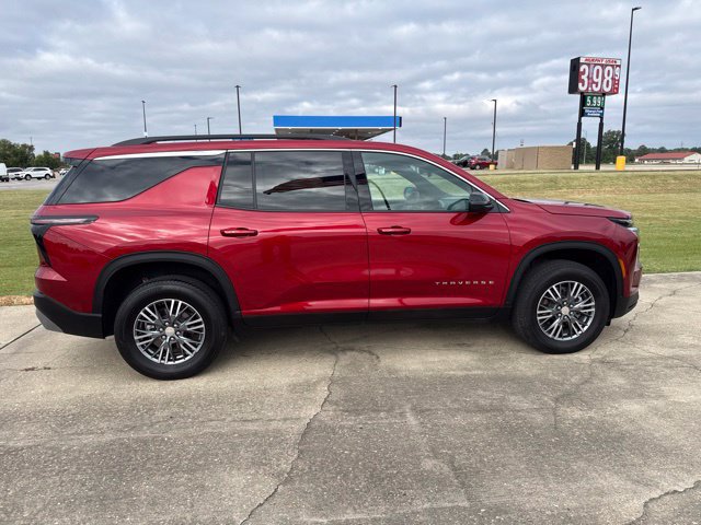 Used 2026 Chevrolet Traverse LT FWD image 8