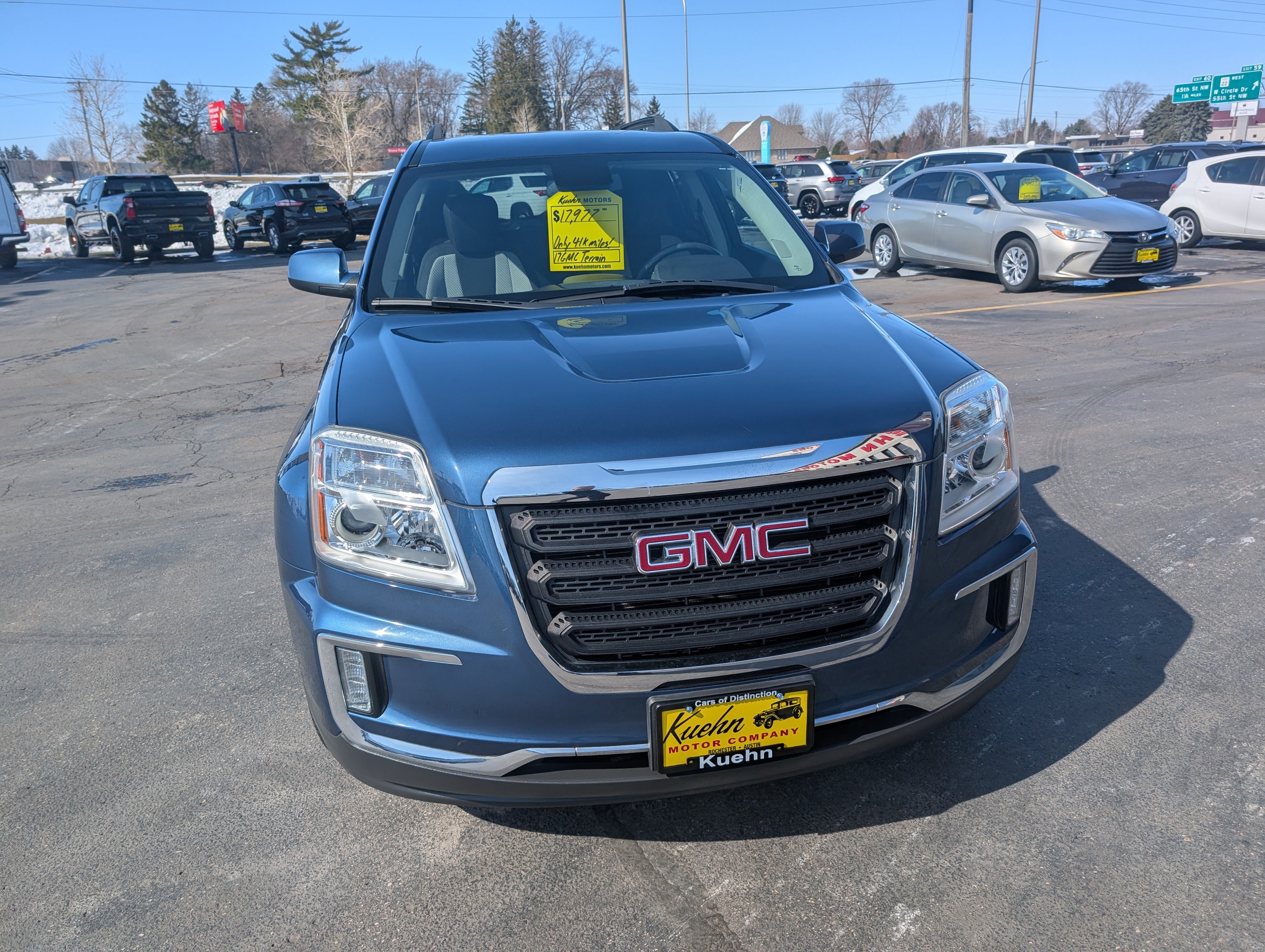 Used 2017 GMC Terrain SLE w/ Convenience Package AWD/4WD image 3