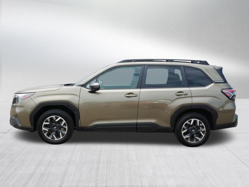 Certified 2025 Subaru Forester Premium AWD/4WD image 4