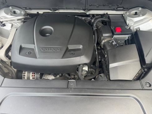 Used 2016 Volvo XC90 T6 Momentum w/ Momentum Plus Package image 39