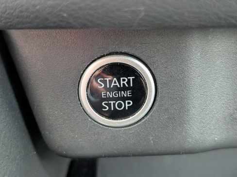 Used 2022 Nissan Rogue SV AWD/4WD image 26